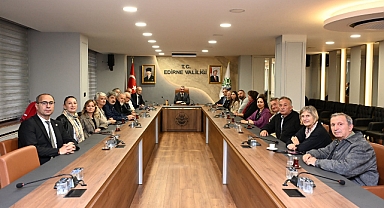 BALKAN RESSAMLARINDAN VALİ SEZER’E ZİYARET