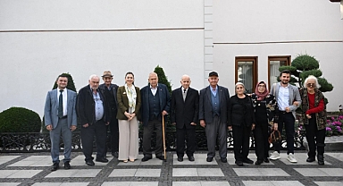 CANAN SEZER HUZUREVİ SAKİNLERİNİ AĞIRLADI