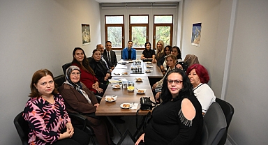 CANAN SEZER KORUYUCU AİLELERLE BULUŞTU