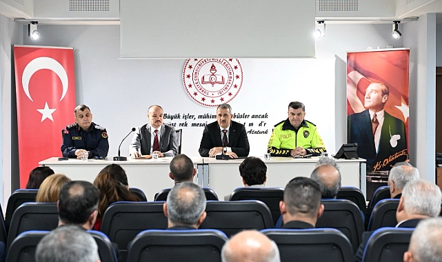 Edirne'de muhtarlardan Vali Sezer'e ziyaret