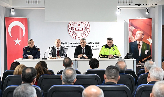 Edirne'de muhtarlardan Vali Sezer'e ziyaret