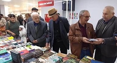 Huzurevi sakinleri Kitap Günleri'ni ziyaret etti