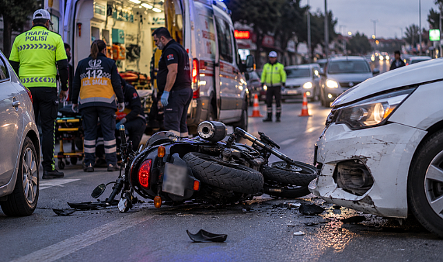 KAZA YAPTI, MOTOSİKLETİNE BİR ARAÇ DAHA ÇARPTI!