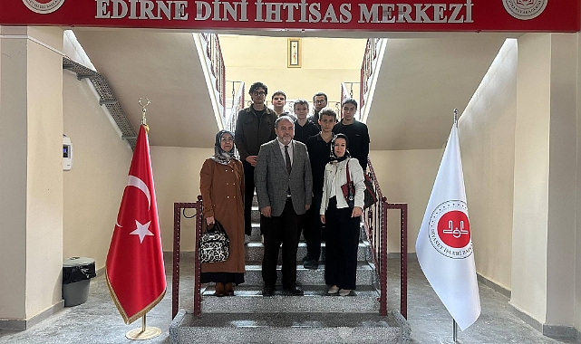 ÖĞRENCİLERDEN DİNİ İHTİSAS MERKEZİNE ZİYARET