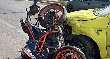 TAKSİ İLE MOTOSİKLET ÇARPIŞTI: 2 YARALI