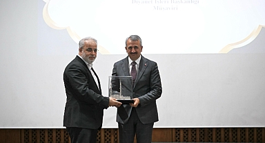 VALİ SEZER MEVLİD-İ NEBİ PROGRAMINA KATILDI