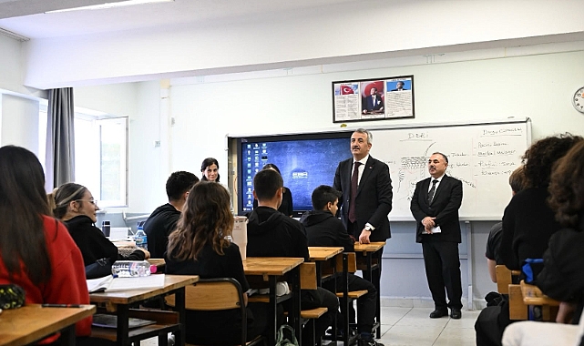 VALİ SEZER ÖĞRENCİLERLE BULUŞTU