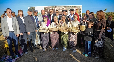 YENİKÖY’DE BAĞBOZUMU ŞENLİĞİ COŞKUSU
