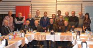 50 yaş üstü gazeteciler yemekte buluştu