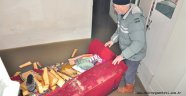 Boru patladı, evleri su bastı