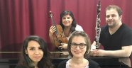 Abi-Kardeş sahnede