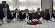 Çavuşoğlu’ndan vize resti