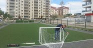 Çocuk parkına zarar verildi