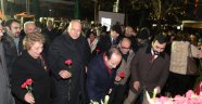Gençler Mumcu’yu türkülerle andı