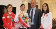 Görme engelli sporcuya altın