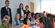 Kadınlar doğal oyuncaklar üretiyor