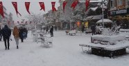 Kar geri geliyor