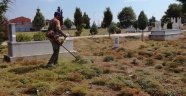 Mezarlıklarda bayram temizliği
