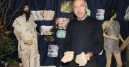 Öğrencileri için taş taşıyor
