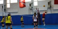 Okullar arası voleybol maçları başladı