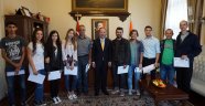 Tiyatro kursiyerlerine sertifika