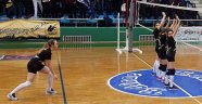 Voleybol Genç Kızlarda şampiyon İlhami Ertem