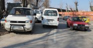 Yaya geçidi var ama, yol verecek sürücü yok