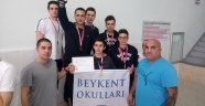 Yüzmede Beykent birinci