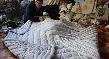 ÇEYİZLİK EL EMEĞİ YORGANLAR TARİHE KARIŞIYOR