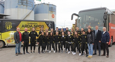 OLİN'DEN KADIN FUTBOLCULARA MAÇ ÖNCESİ DESTEK